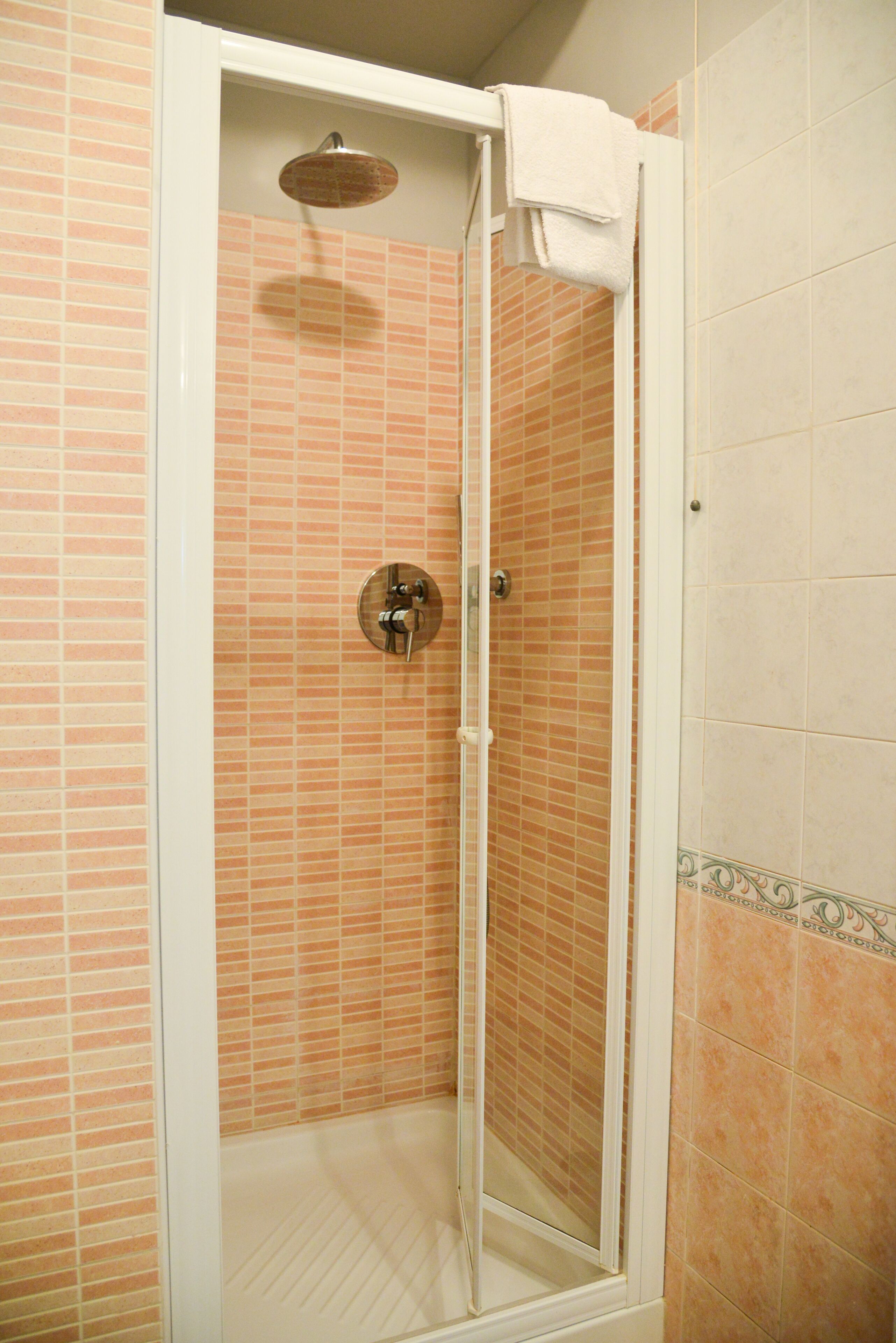 economy family room (2 adults + 2 children) | bathroom | shower, free toiletries, hair dryer, bidet