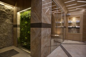 Badstue, dampbad, tyrkisk bad/hamam og kroppsbehandlinger
