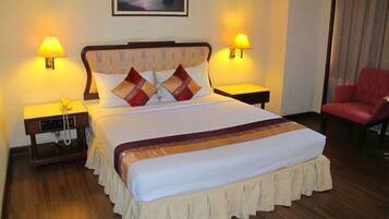 Superior Double Room | Desk, blackout drapes, free WiFi