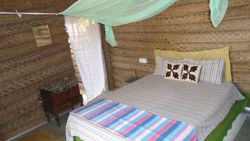 Basic Double Room, 1 Bedroom, Private Bathroom, Canal View | Desk, iron/ironing board, rollaway beds, free WiFi