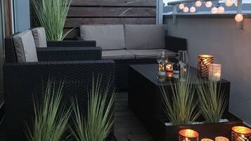 Comfort Studio Suite, 1 Double Bed with Sofa bed, Non Smoking | Terrace/patio