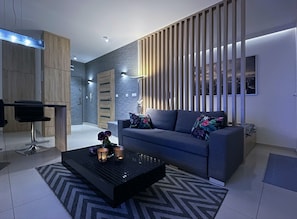 ห้องคอมฟอร์ทสตูดิโอสวีท, เตียงให ญ่ 1 เตียง และโซฟาเบด, ปลอดบุหรี่ | 1 ห้องนอน, ห้องพักตกแต่งอย่างมีเอกลักษณ์, ตกแต่งพิเศษโดยเฉพาะ