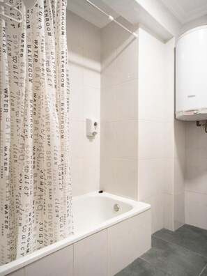 Bruser, gratis toiletartikler, håndklæder