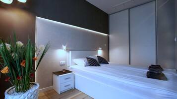 Comfort Apartment, Balcony, Courtyard View | 1 bedroom, iron/ironing board, free cots/infant beds