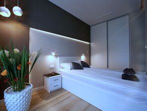 Apartamento Confort, balcón, vistas al patio | 1 dormitorio, tabla de planchar con plancha, cunas gratuitas