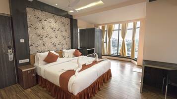 Minibar, in-room safe, soundproofing, iron/ironing board