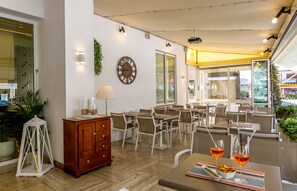 Bar (on property) - Hotel Touring (Jesolo)