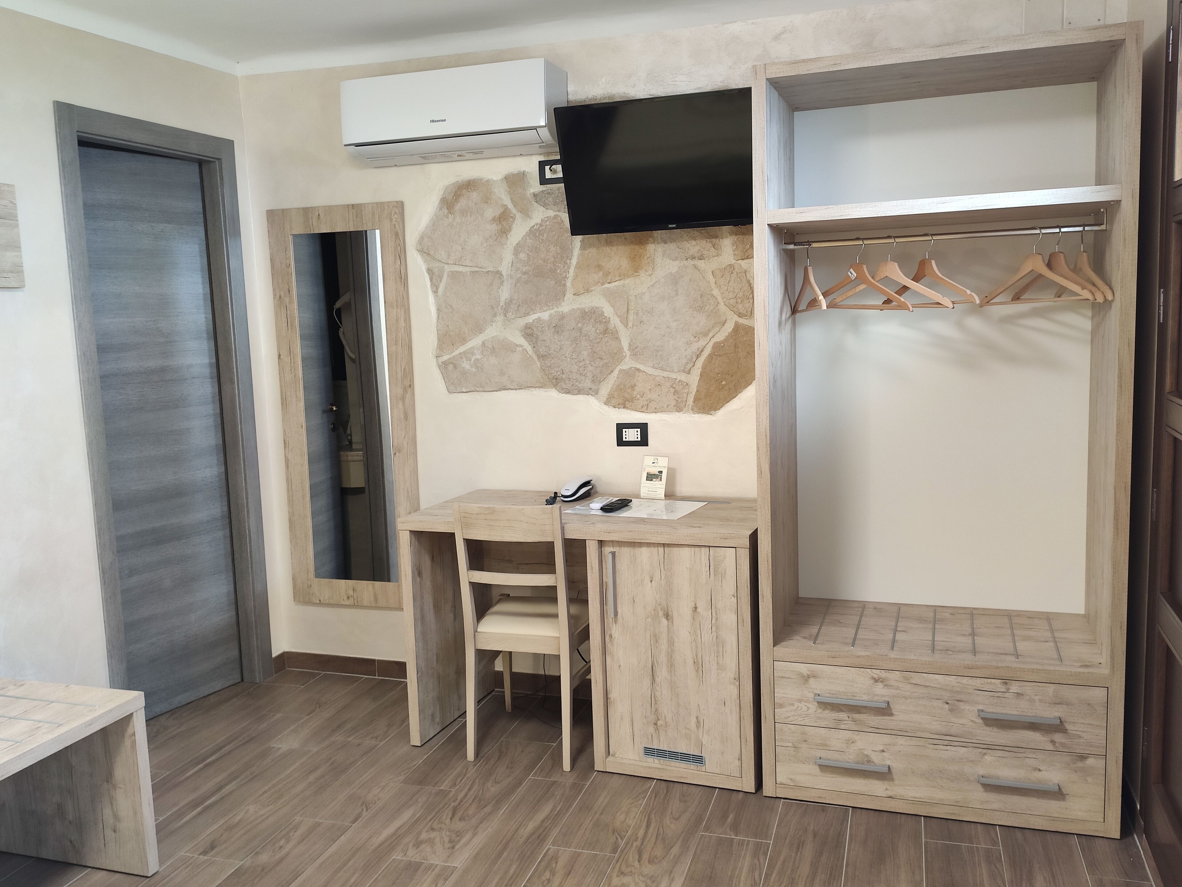 depandance with double bed or 2 single beds | 1 bedroom, minibar, in-room safe, free wifi