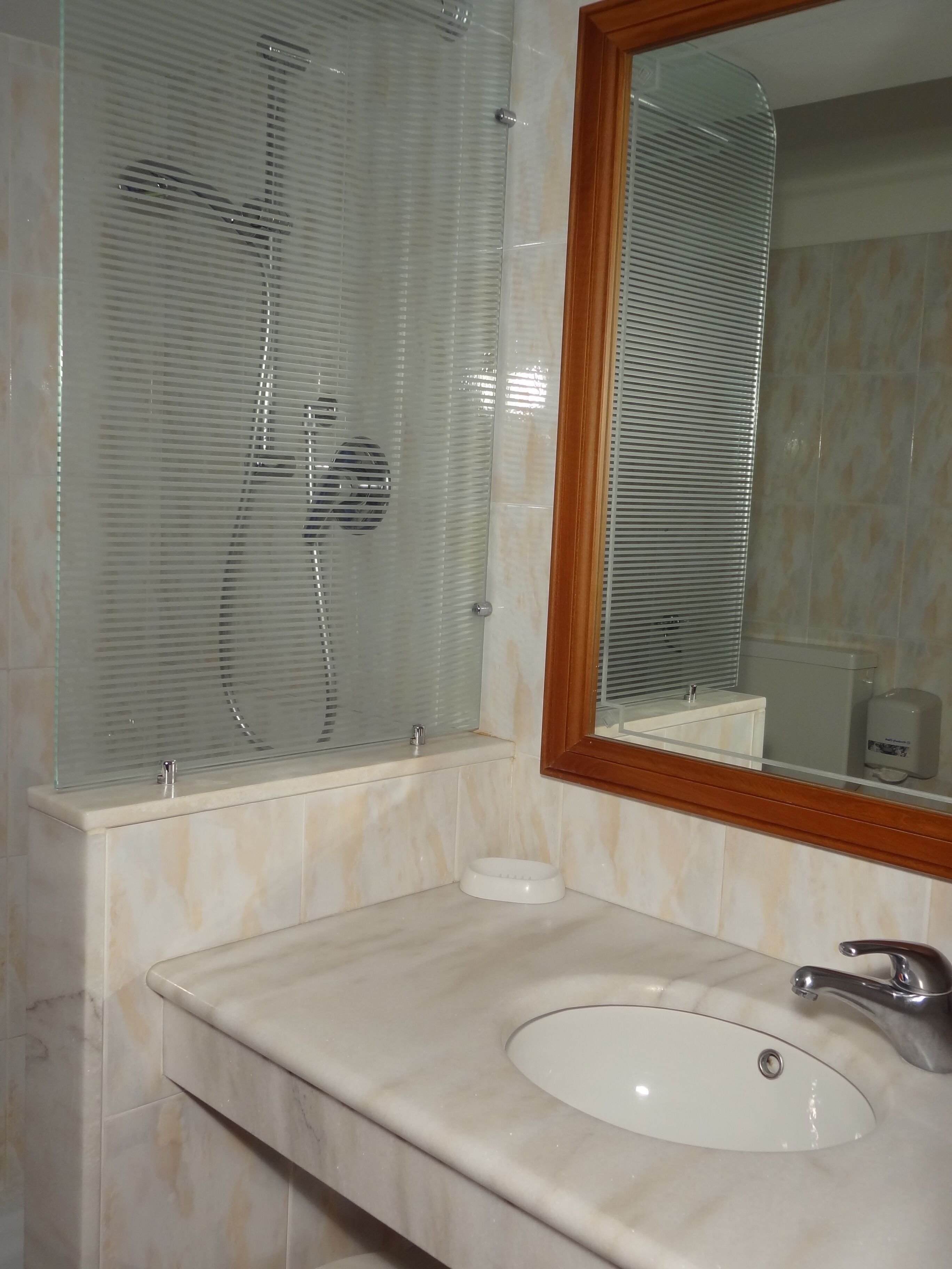 superior double room | bathroom | shower, free toiletries, hair dryer, bidet