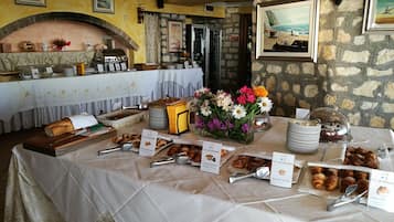 Petit déjeuner buffet compris tous les jours