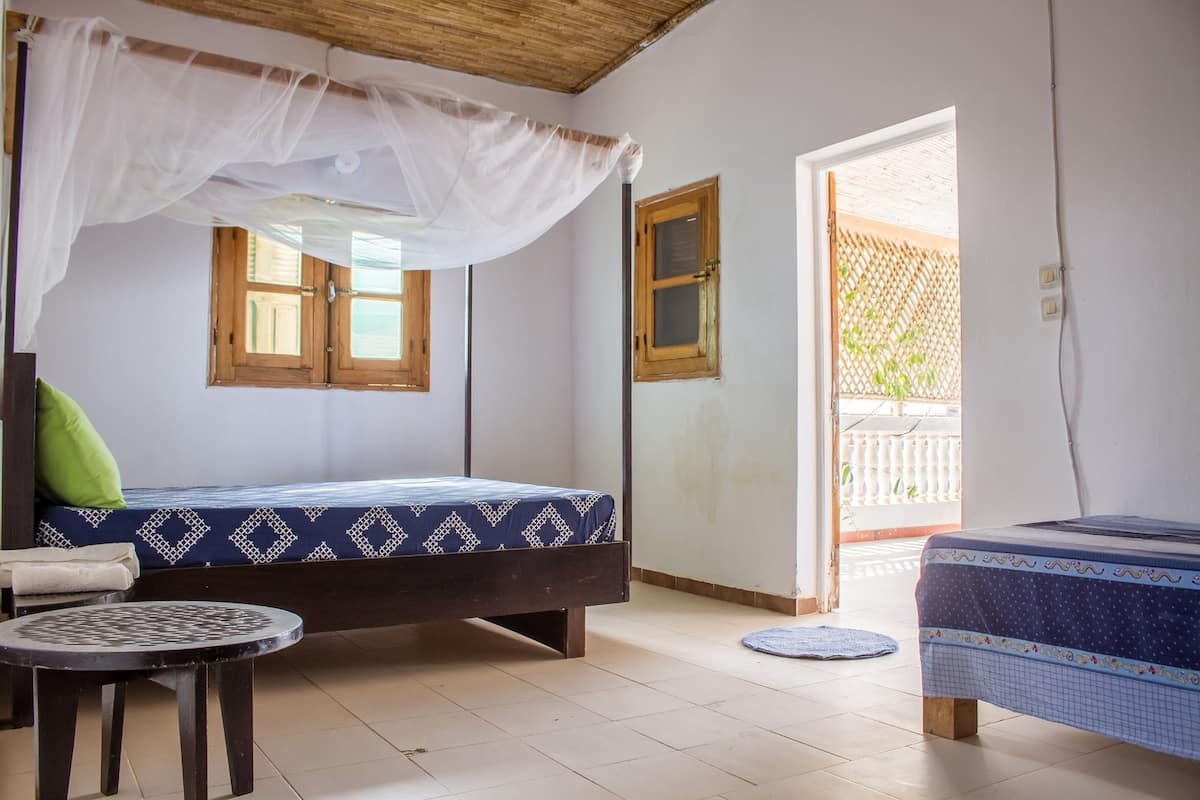 8 bedrooms, desk, rollaway beds, free WiFi
