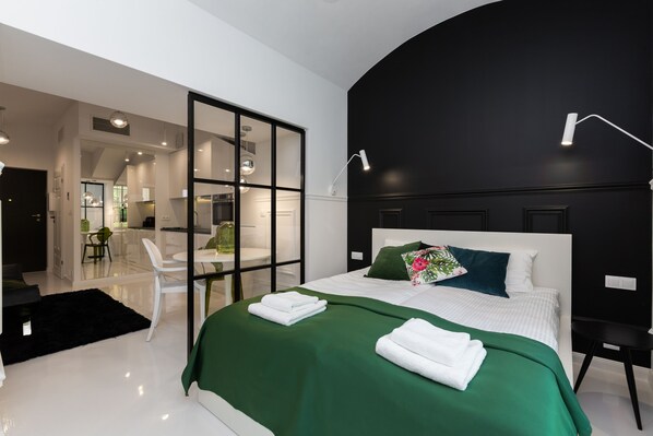 Superior Apartment, 1 Bedroom, Terrace, Garden View | Premium bedding, individually decorated, soundproofing