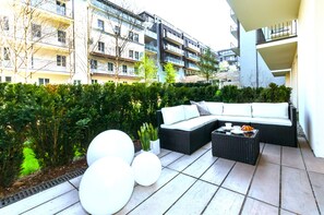 Exclusive Apartment, 1 Bedroom, Sauna, Garden View | Premium bedding, individually decorated, soundproofing