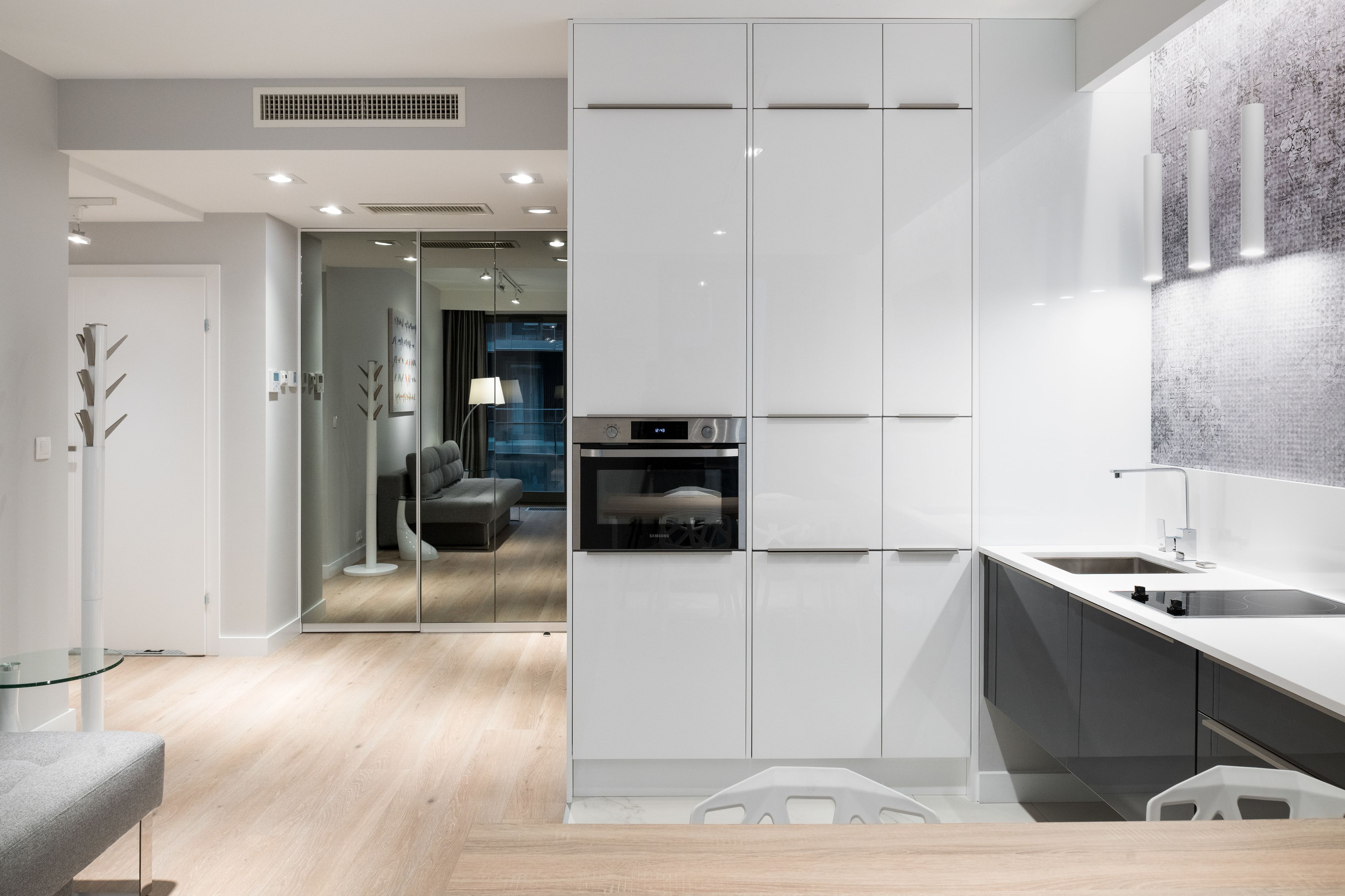 royal apartment, 2 bedrooms, sauna, garden view | private kitchenette | fridge, microwave, oven, stovetop