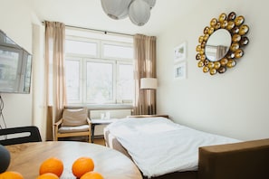 Living area - ShortStayPoland Noakowskiego B18 (Warsaw)