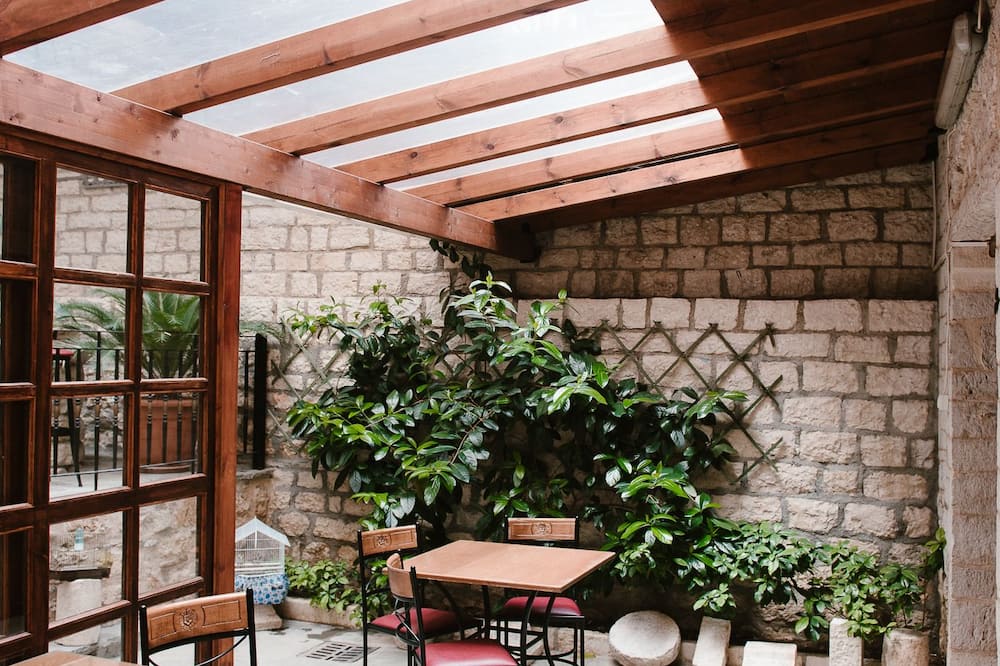 Kentrikon Hotel