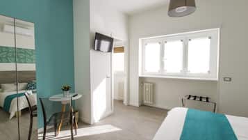 Ropa de cama de alta calidad, cubrecamas y escritorio