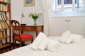 Apartment, 2 Bedrooms | 2 bedrooms, desk, iron/ironing board, cribs/infant beds - Cozy Cavour - My Extra Home (Rome)