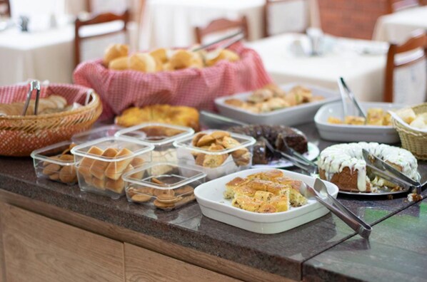 Tägliches inbegriffenes Frühstücksbuffet