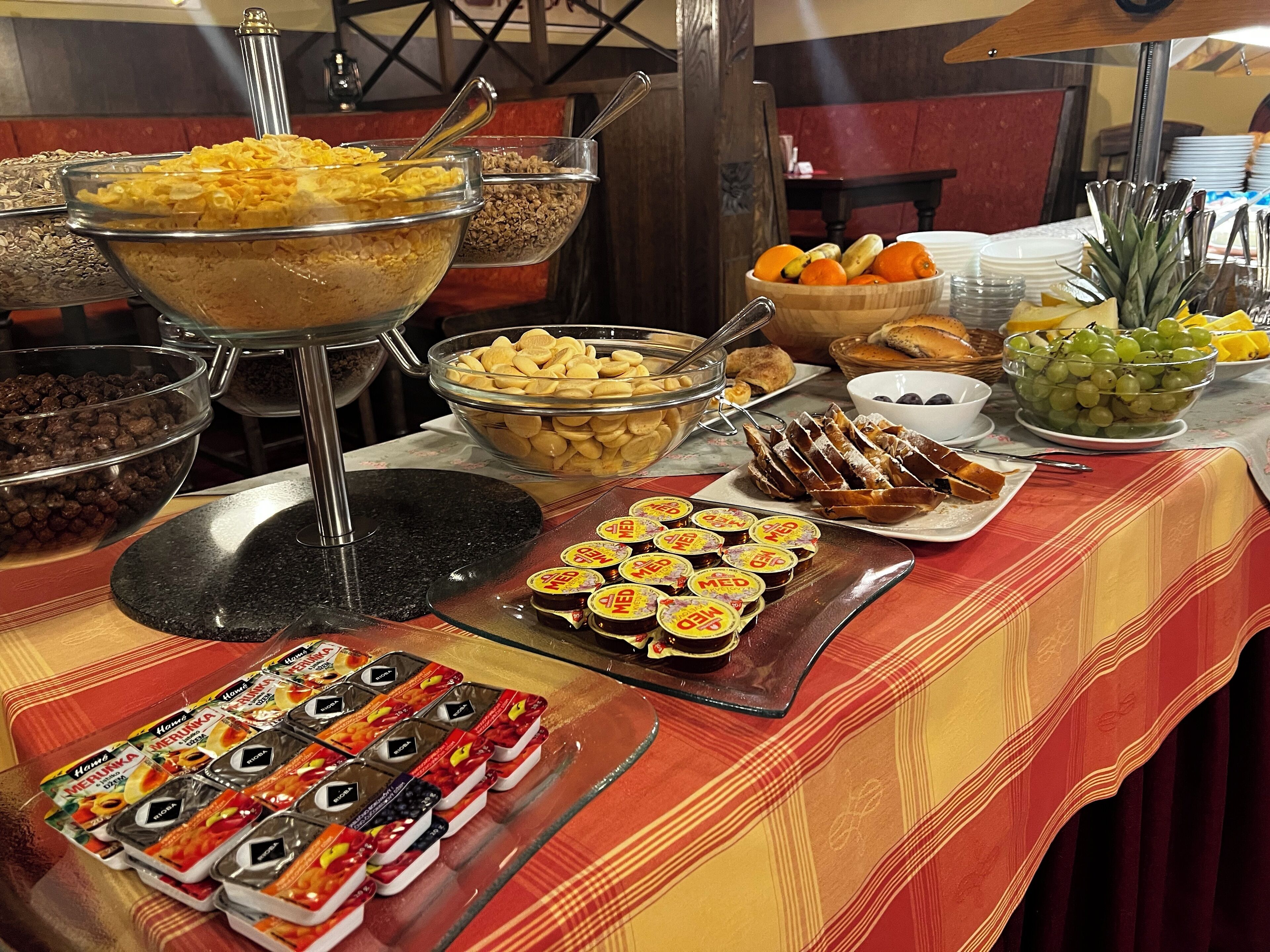 Free daily buffet breakfast