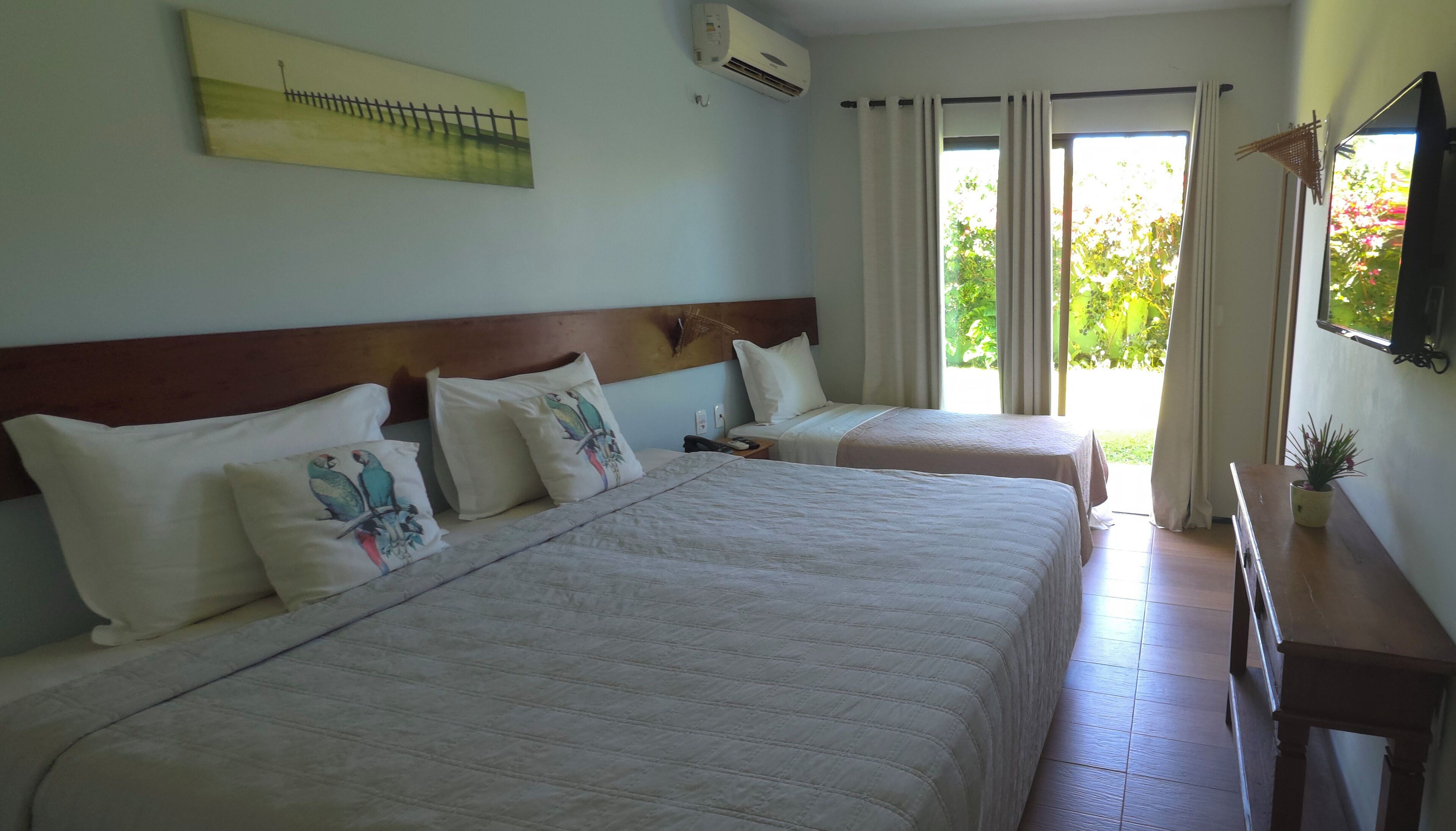 Standard Jardim Triplo | Minibar, iron/ironing board, free WiFi, bed sheets