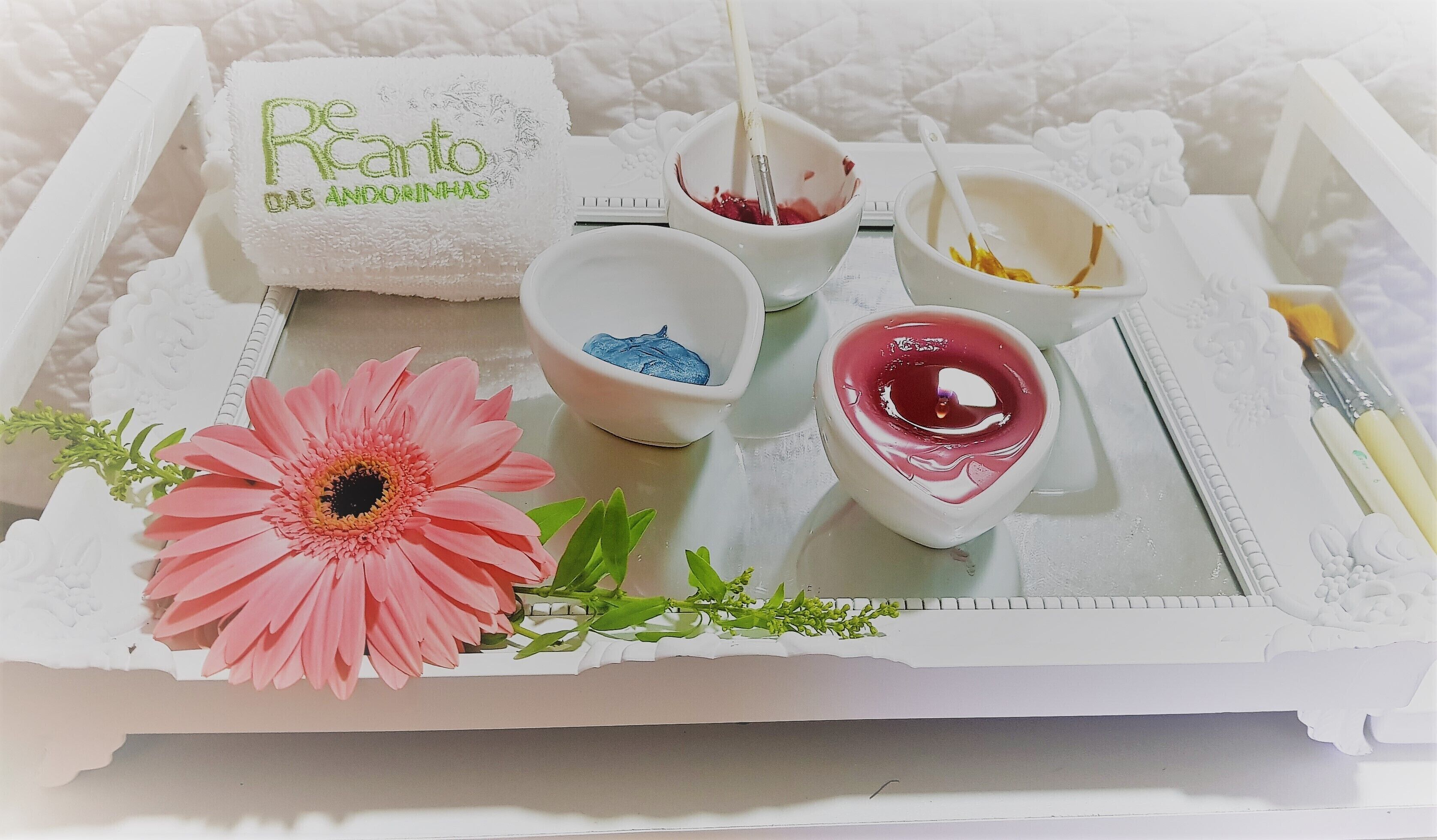 couples treatment room(s), hot tub, hydrotherapy, body scrubs, facials