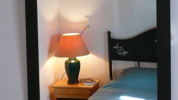 2 bedrooms, in-room safe, iron/ironing board, free cots/infant beds