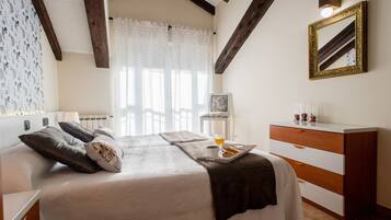 Superior Apartment, 1 Bedroom | 2 bedrooms, iron/ironing board, travel crib, free WiFi