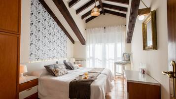 Superior Apartment, 1 Bedroom | 2 bedrooms, iron/ironing board, free WiFi, bed sheets
