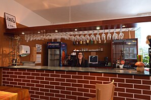 Bar (en el alojamiento)