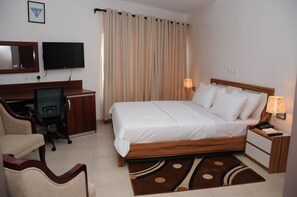 Standard Suite | Premium bedding, in-room safe, desk, blackout curtains - Georgetown Hotel (Abuja)