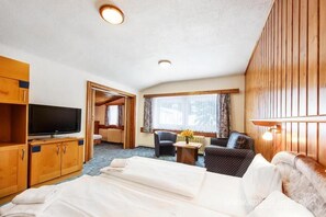 Escritorio, cunas, camas extra y wifi gratis