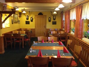 Buffet déjeuner gratuit tous les jours