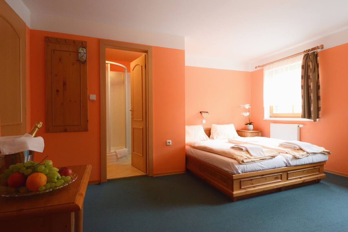 In-room safe, desk, cribs (surcharge), WiFi (free)