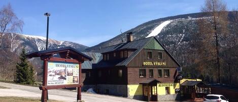 Facciata della struttura