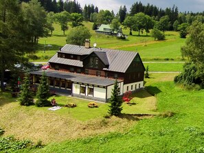 Front of property - evening/night - Hotel Výsluní (Spindleruv Mlyn)