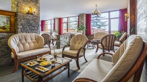 Bar lounge