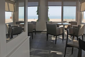 Bar (on property) - Hotel Rocatel (Canet de Mar)