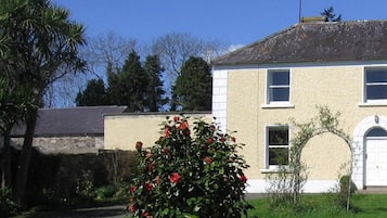 Mặt tiền nơi lưu trú