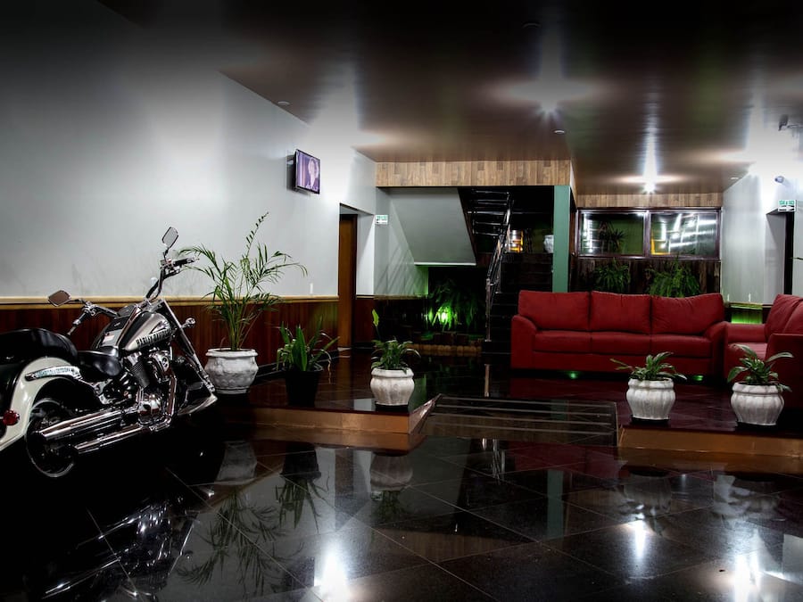 Área de estar no saguão