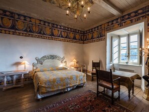 Firemannsrom – familie, eget bad, hageutsikt | 1 soverom