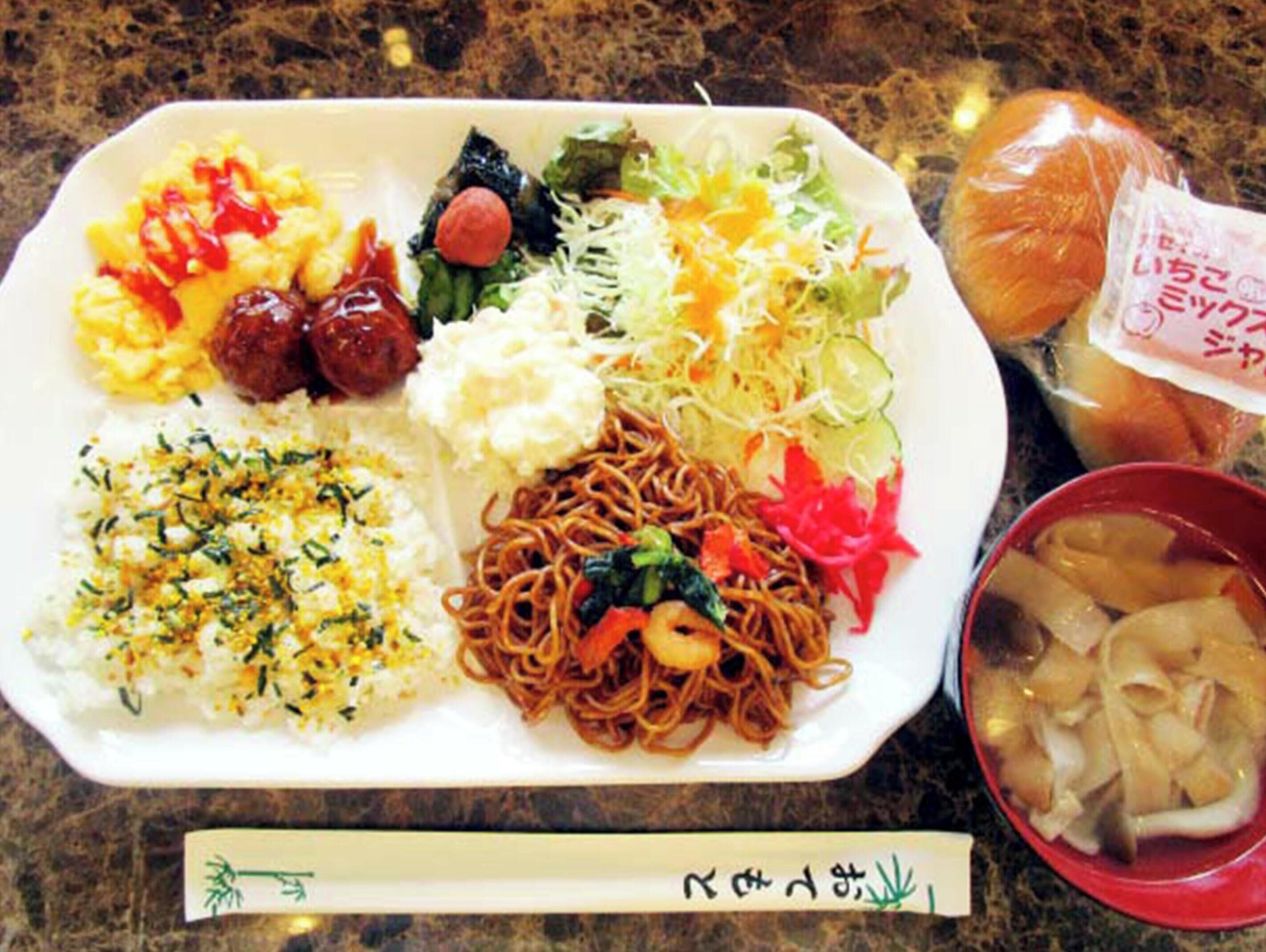 朝食