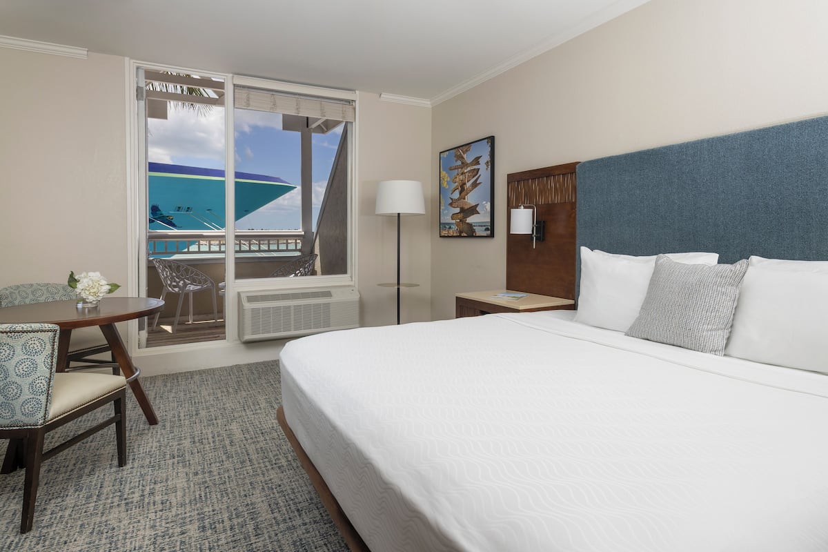2 bedrooms, in-room safe, individually decorated, individually furnished