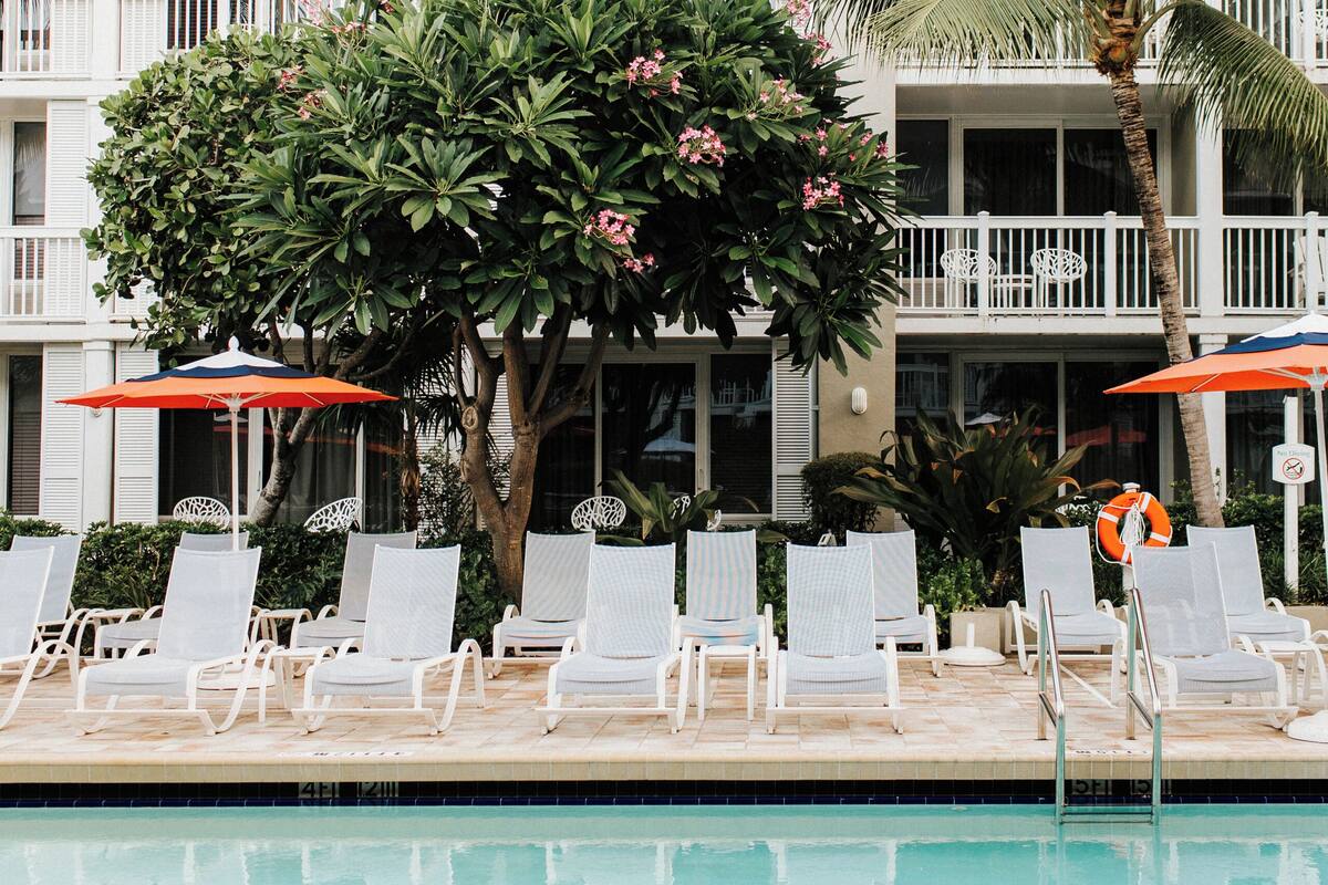 2 chambres, coffres-forts dans les chambres, décoration personnalisée