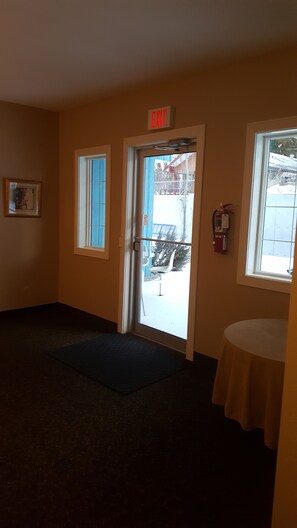 Hallway - Shorebird Inn (Tobin Lake)