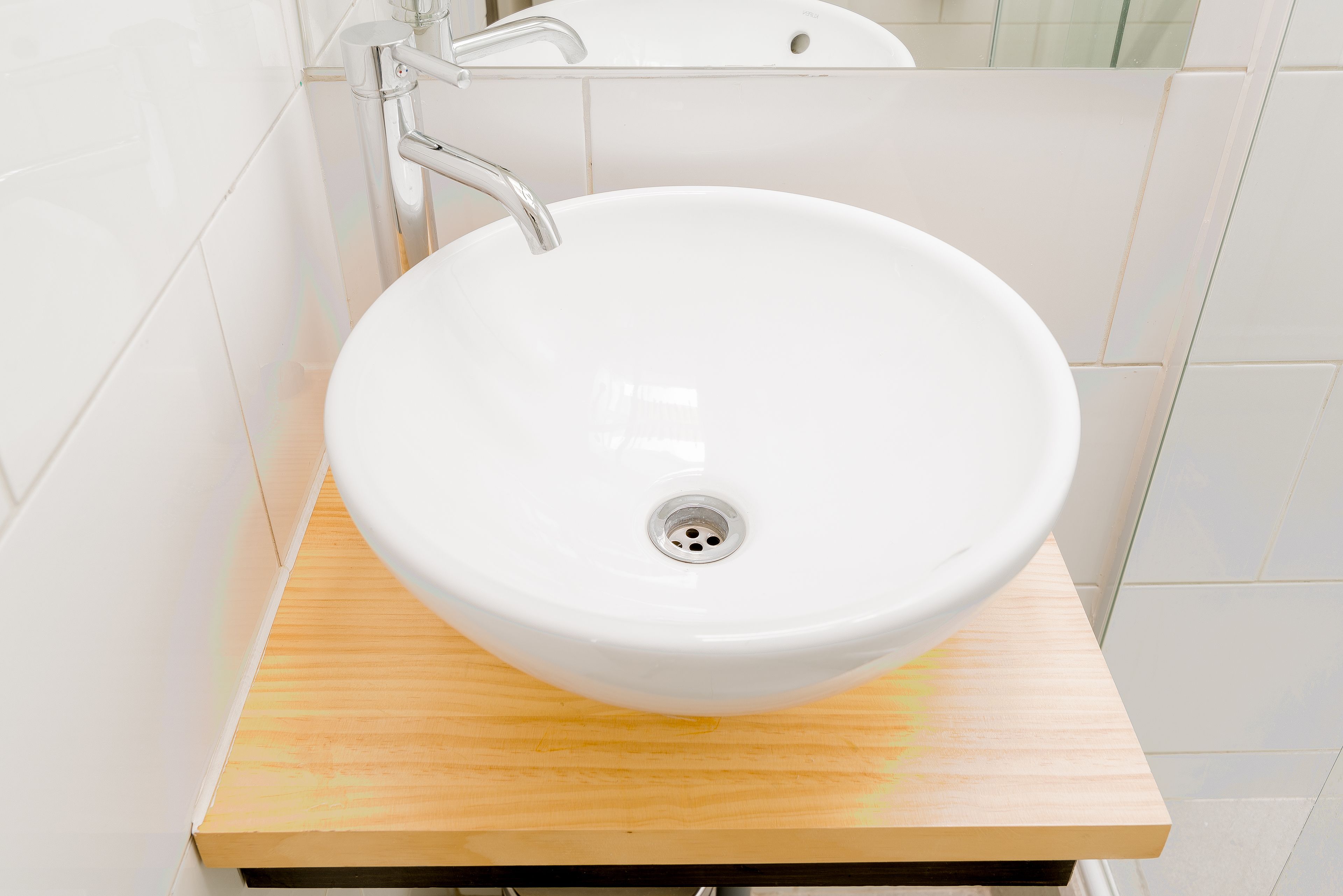 shower, free toiletries, towels