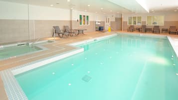 Indoor pool, pool loungers