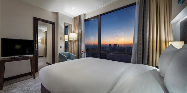 Suite, 1 Bedroom (King) | Premium bedding, memory foam beds, minibar, in-room safe