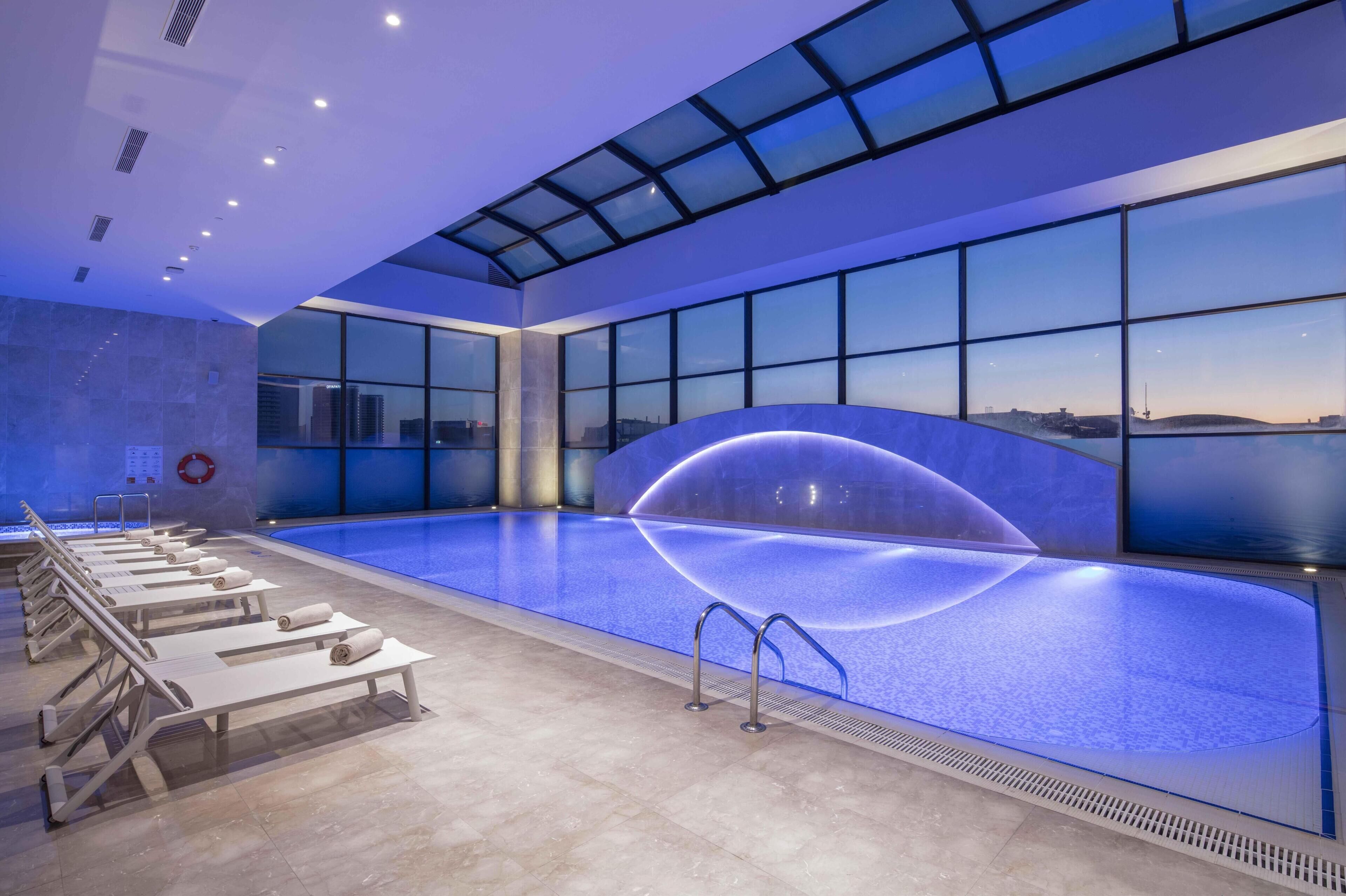 Indoor pool, pool loungers