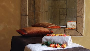 Couples treatment rooms, body treatments, aromatherapy